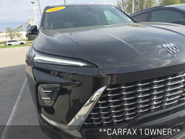 Used 2025 Buick Enclave Avenir image 2