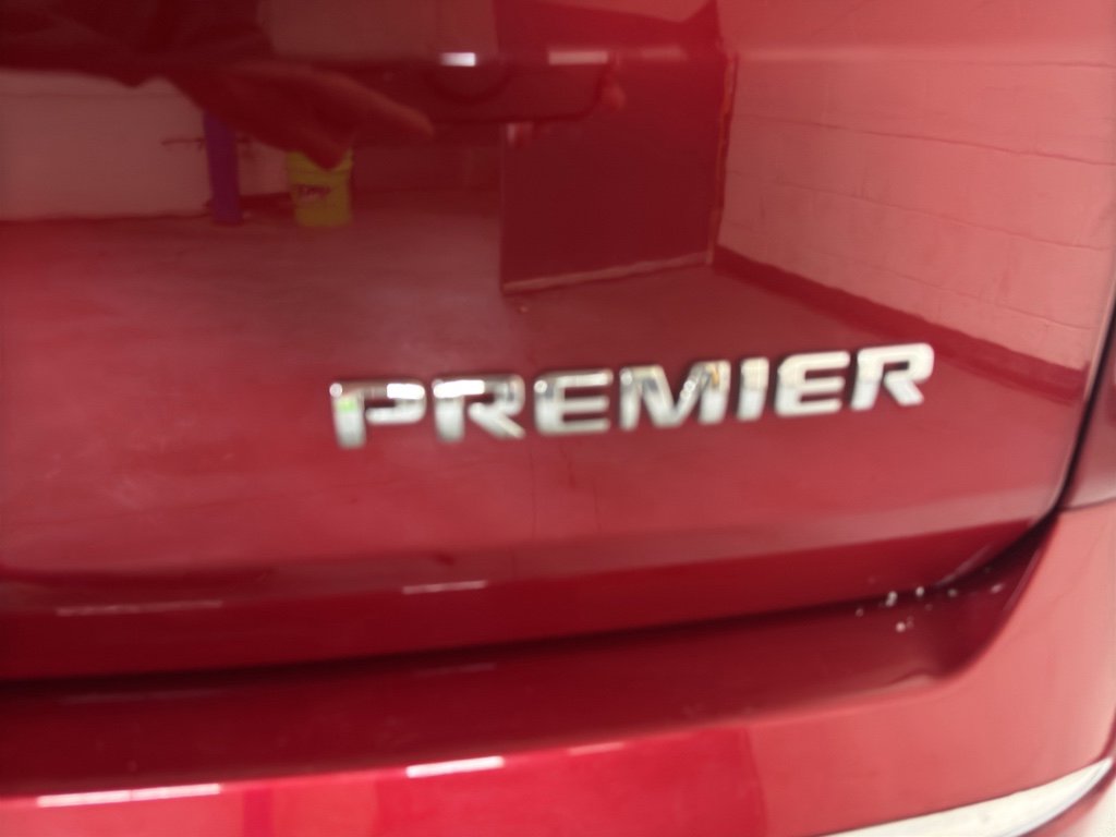 Used 2023 Chevrolet Traverse Premier image 12