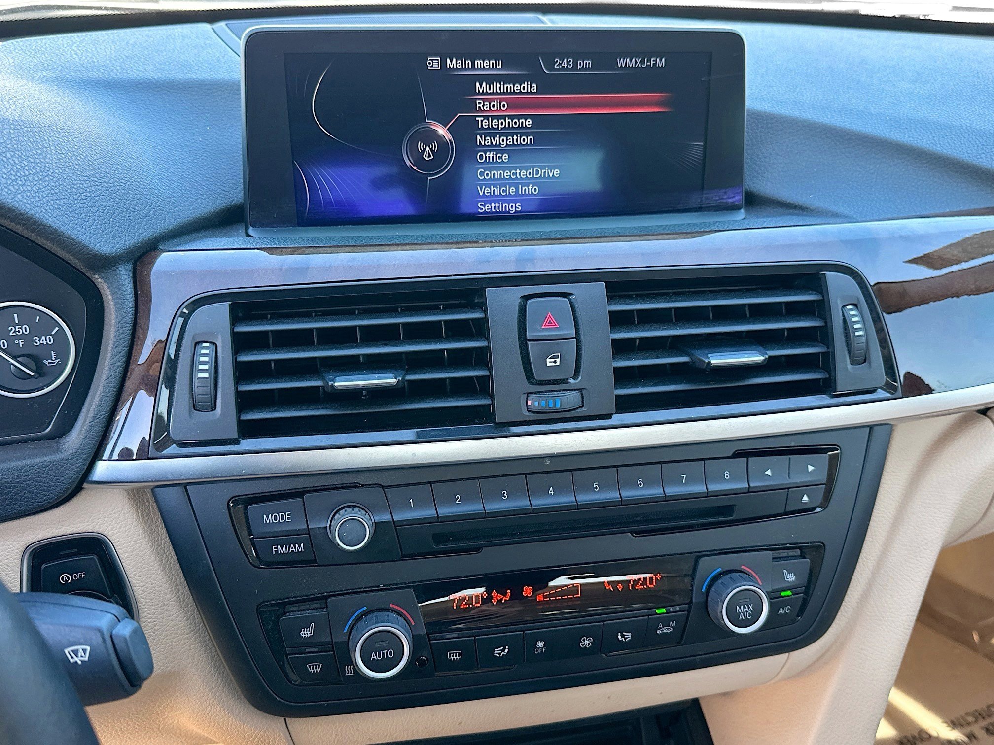 Used 2014 BMW 328i xDrive Sedan image 10