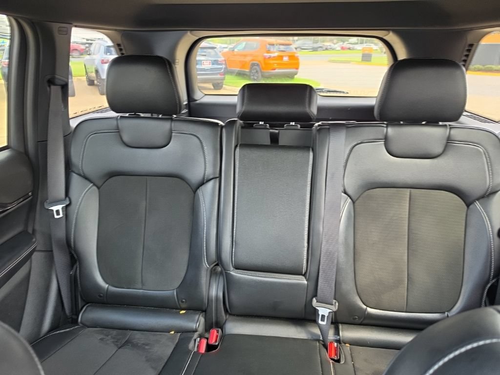 Used 2023 Jeep Grand Cherokee Altitude AWD/4WD image 19