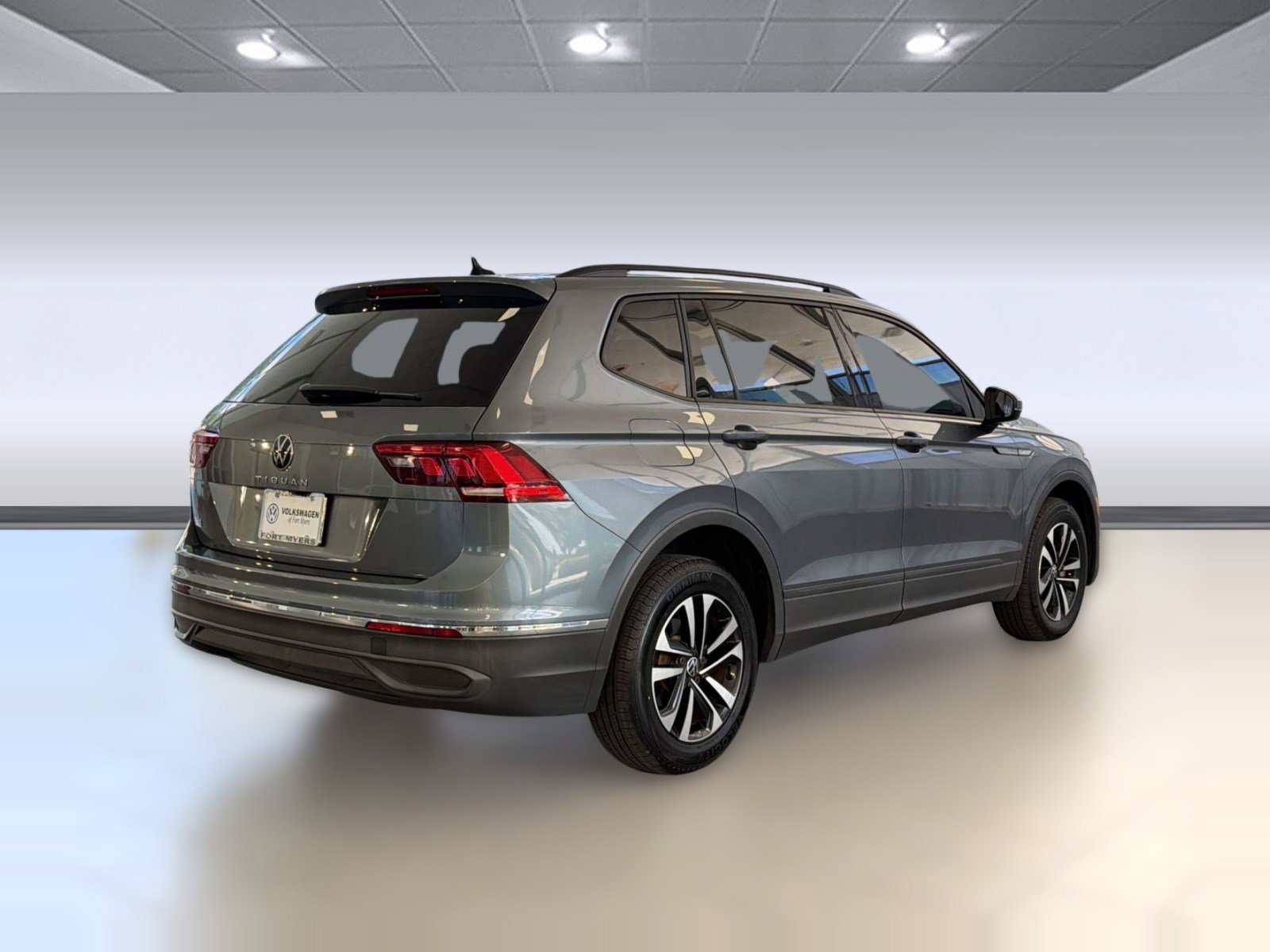 Used 2022 Volkswagen Tiguan S image 9