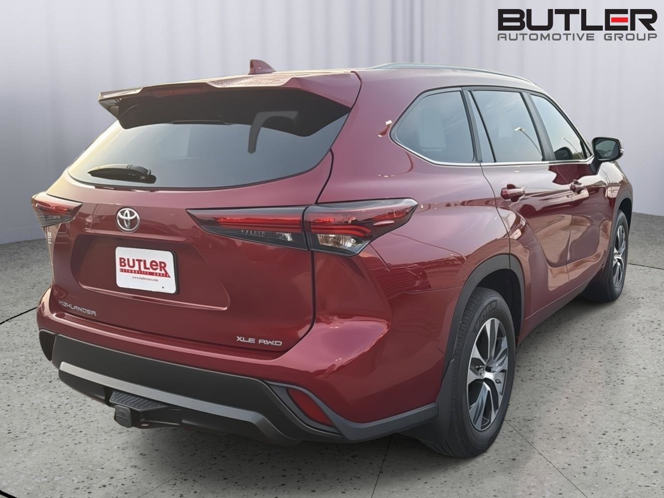 Certified 2024 Toyota Highlander XLE AWD/4WD image 6