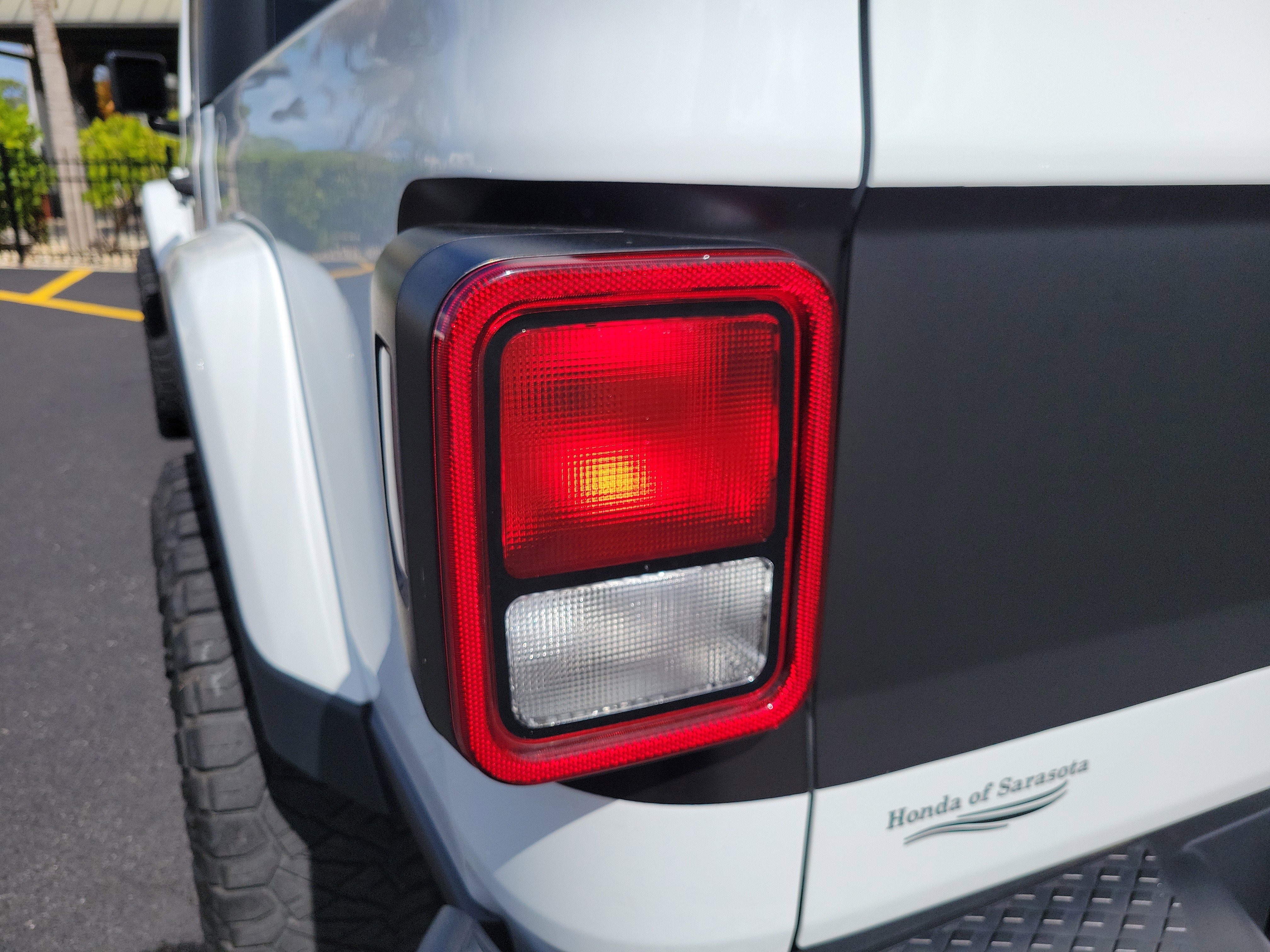 Used 2021 Jeep Gladiator Sport image 12