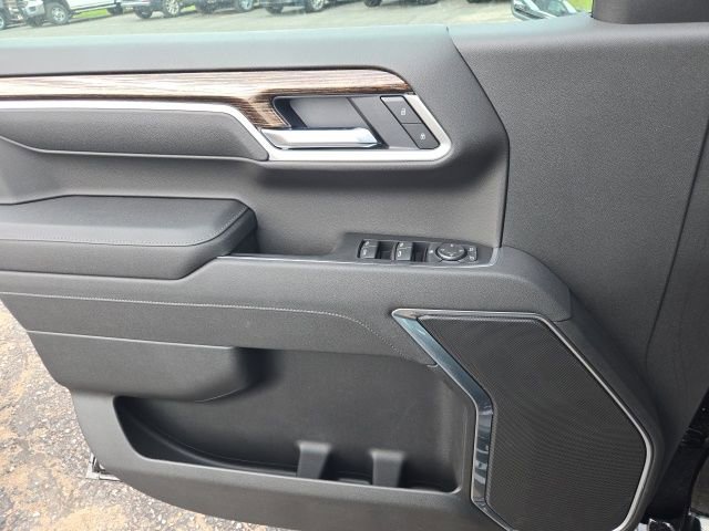 Used 2026 GMC Sierra 1500 SLE w/ Preferred Package image 30