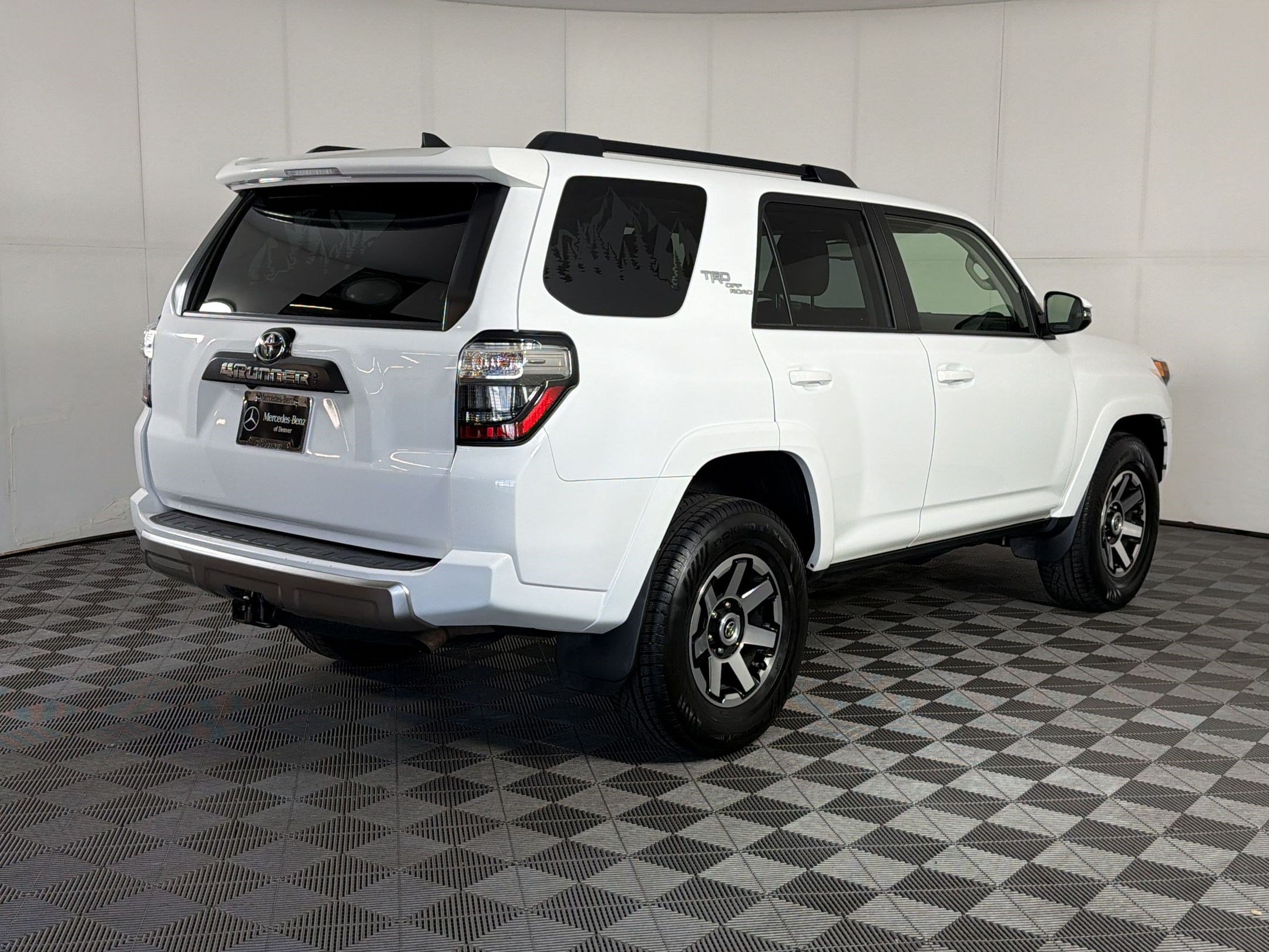 Used 2021 Toyota 4Runner TRD Off-Road Premium w/ Moonroof Package AWD/4WD image 9