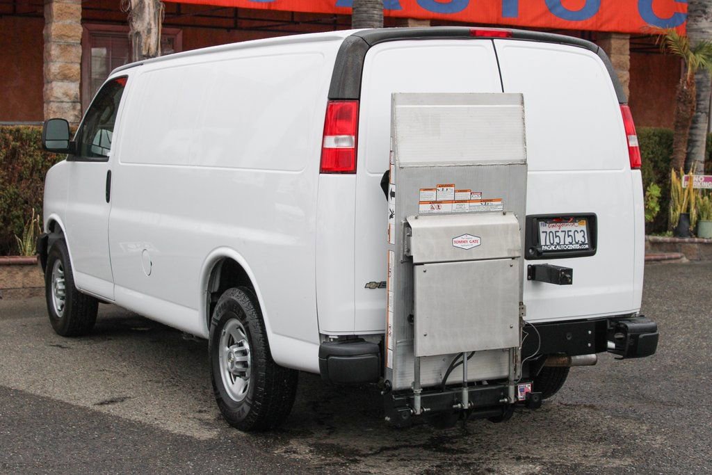 Used 2020 Chevrolet Express 3500 w/ Driver Convenience Package RWD image 6