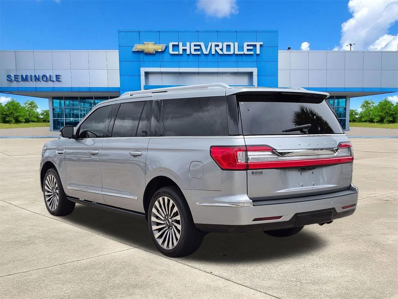 Used 2020 Lincoln Navigator L Reserve w/ Luxury Package AWD/4WD image 3