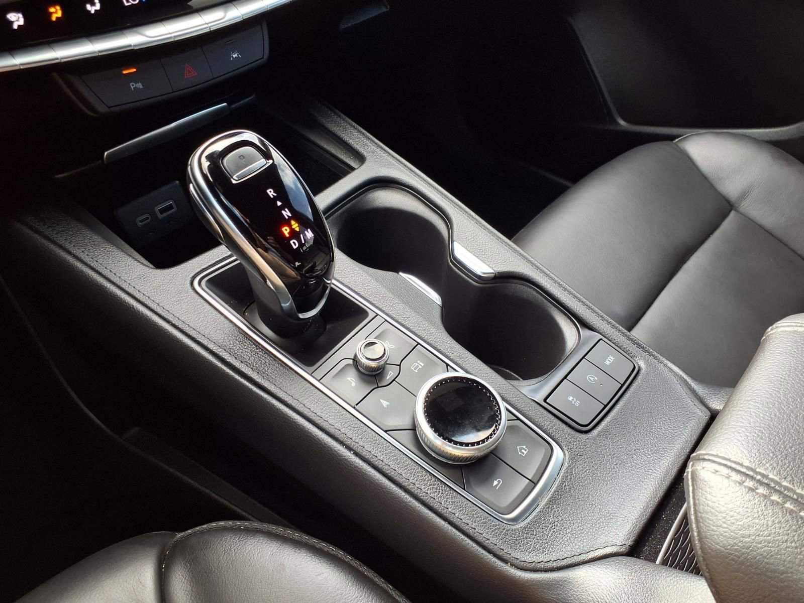 Used 2025 Cadillac XT4 Premium Luxury image 22