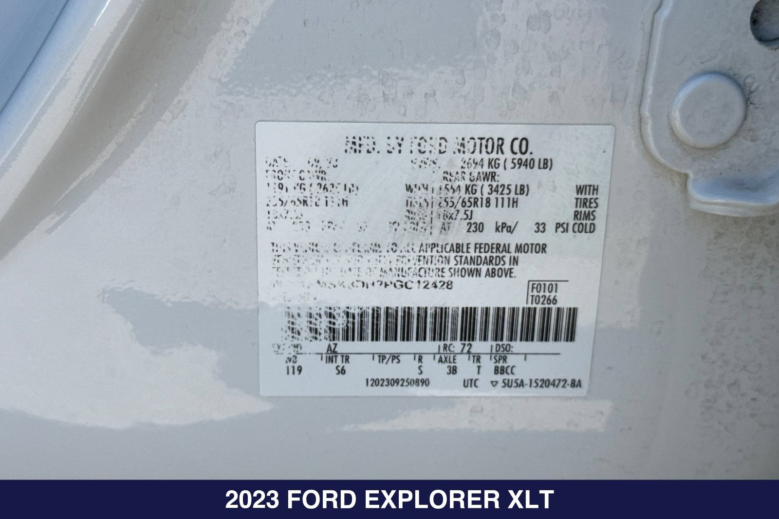 Certified 2023 Ford Explorer XLT w/ Equipment Group 202A AWD/4WD image 32