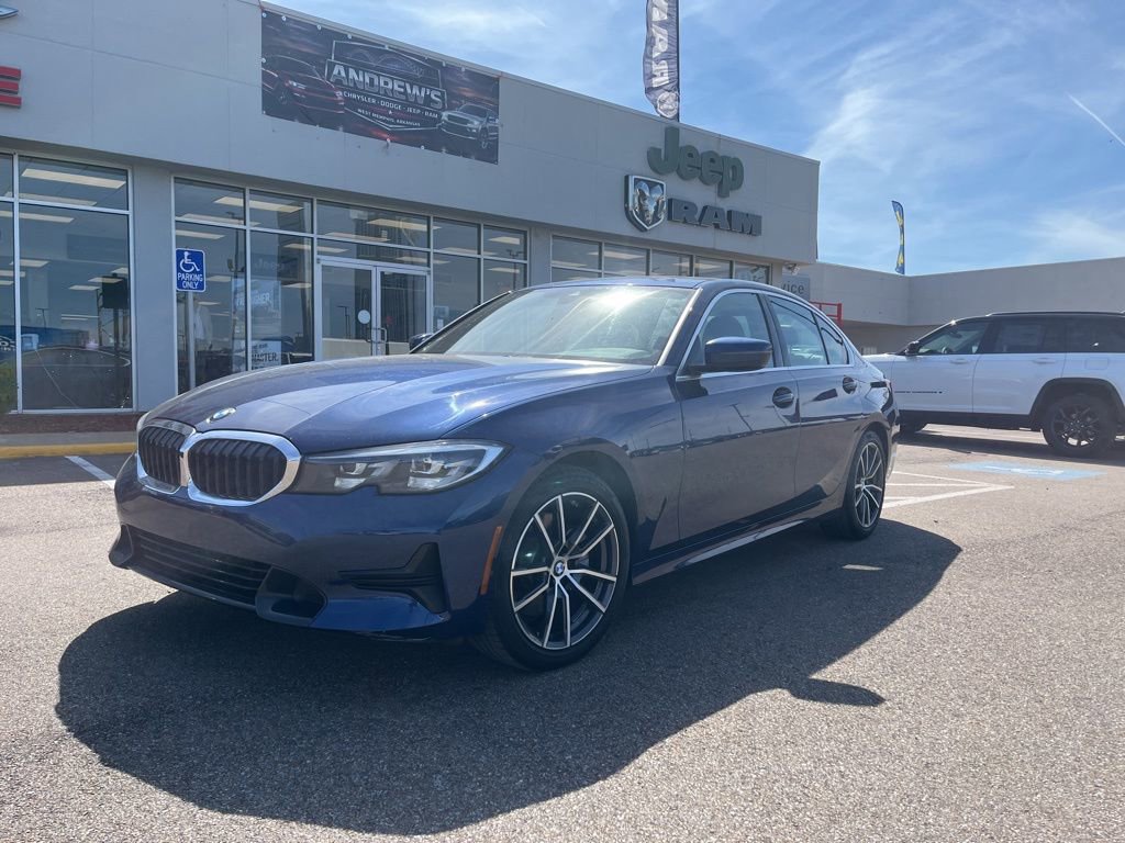 Used 2020 BMW 330i Sedan w/ Driving Assistance Package RWD image 2