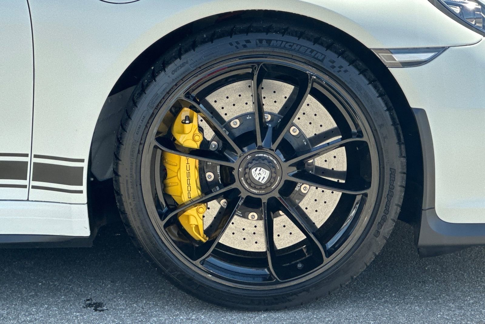 Certified 2016 Porsche 911 R image 39