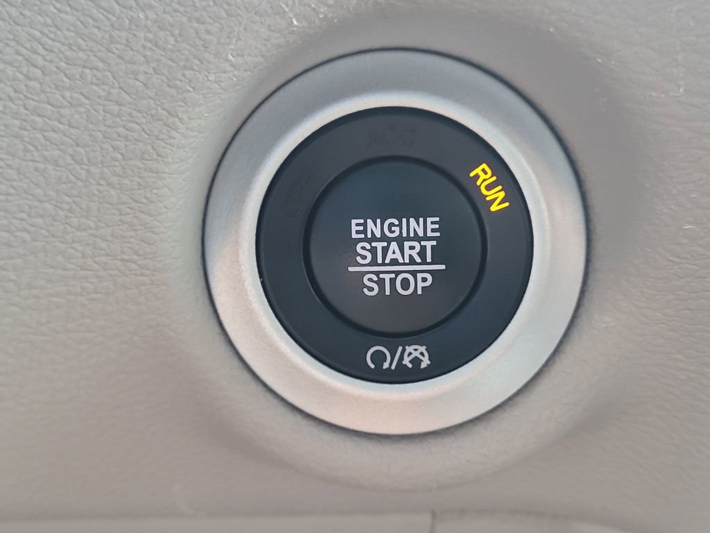 Used 2024 Chrysler Voyager LX image 26