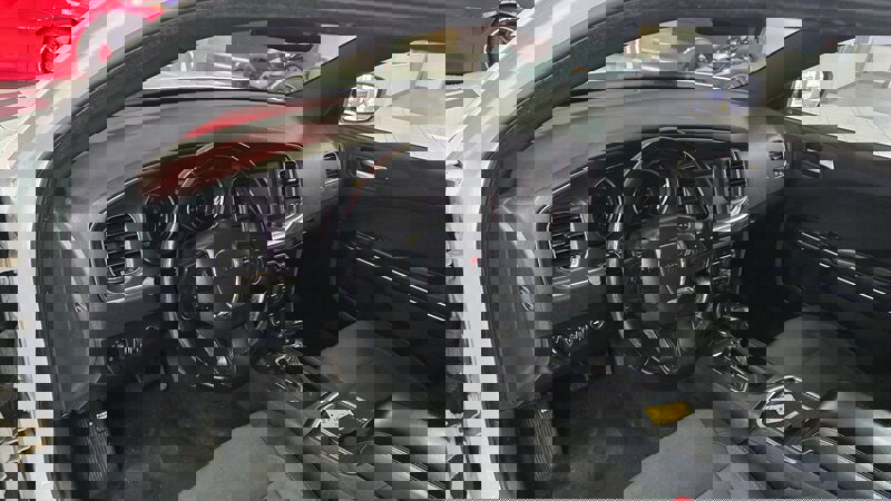 Used 2016 Dodge Charger SE w/ Sport Appearance Group image 11