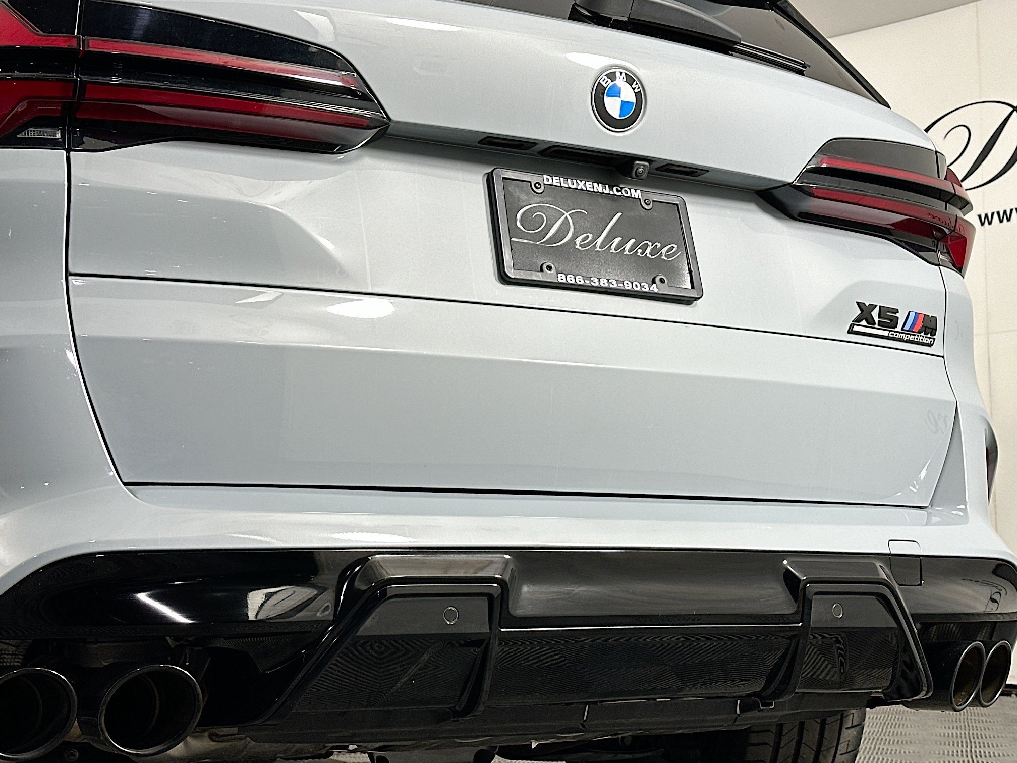 Used 2024 BMW X5 M Competition w/ Executive Package image 27