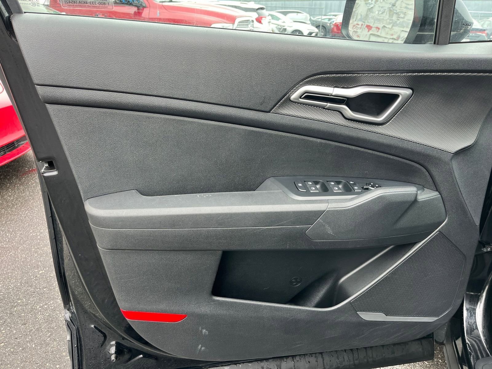 Used 2025 Kia Sportage LX image 18