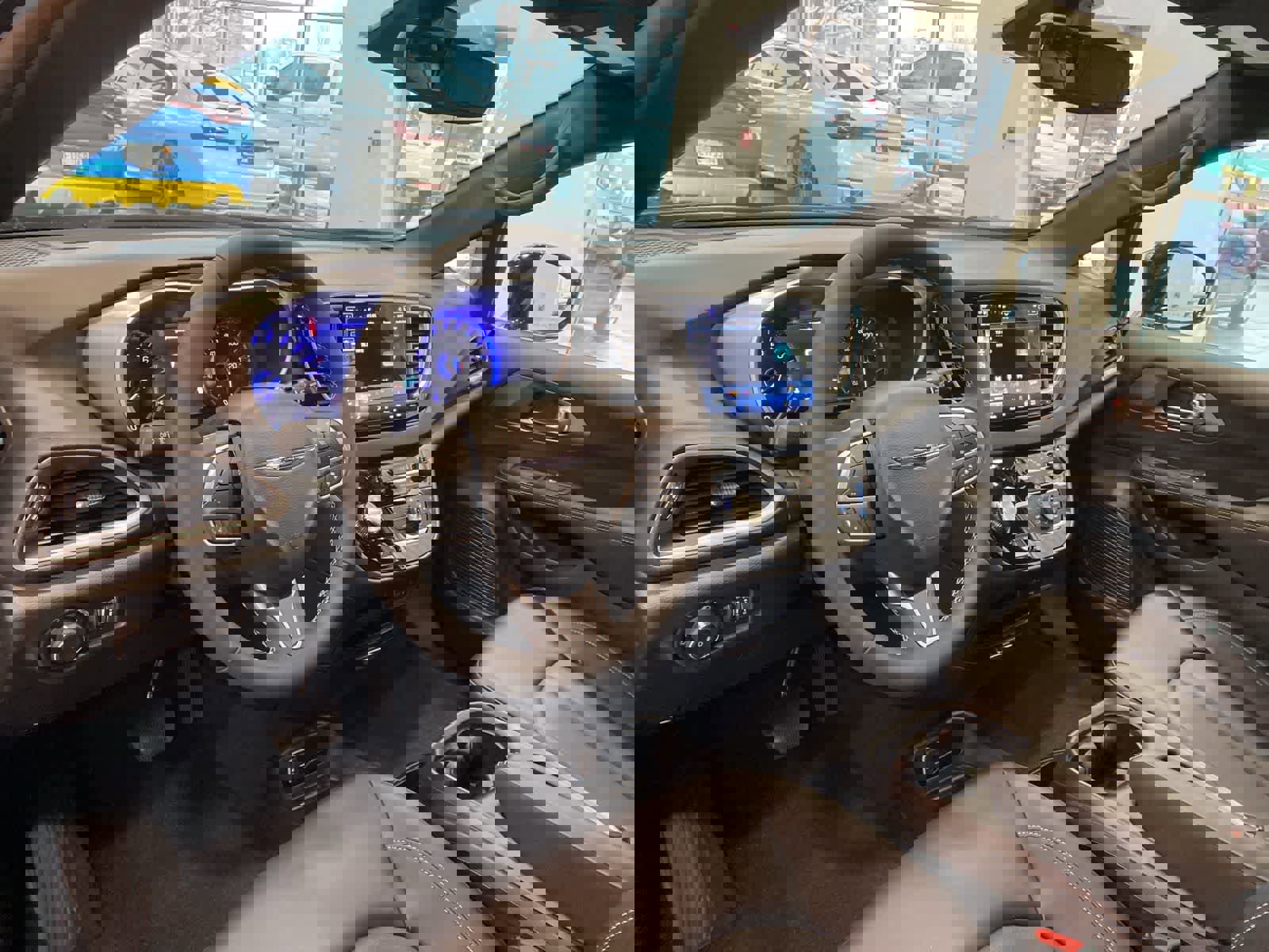 Used 2026 Chrysler Pacifica Select image 10