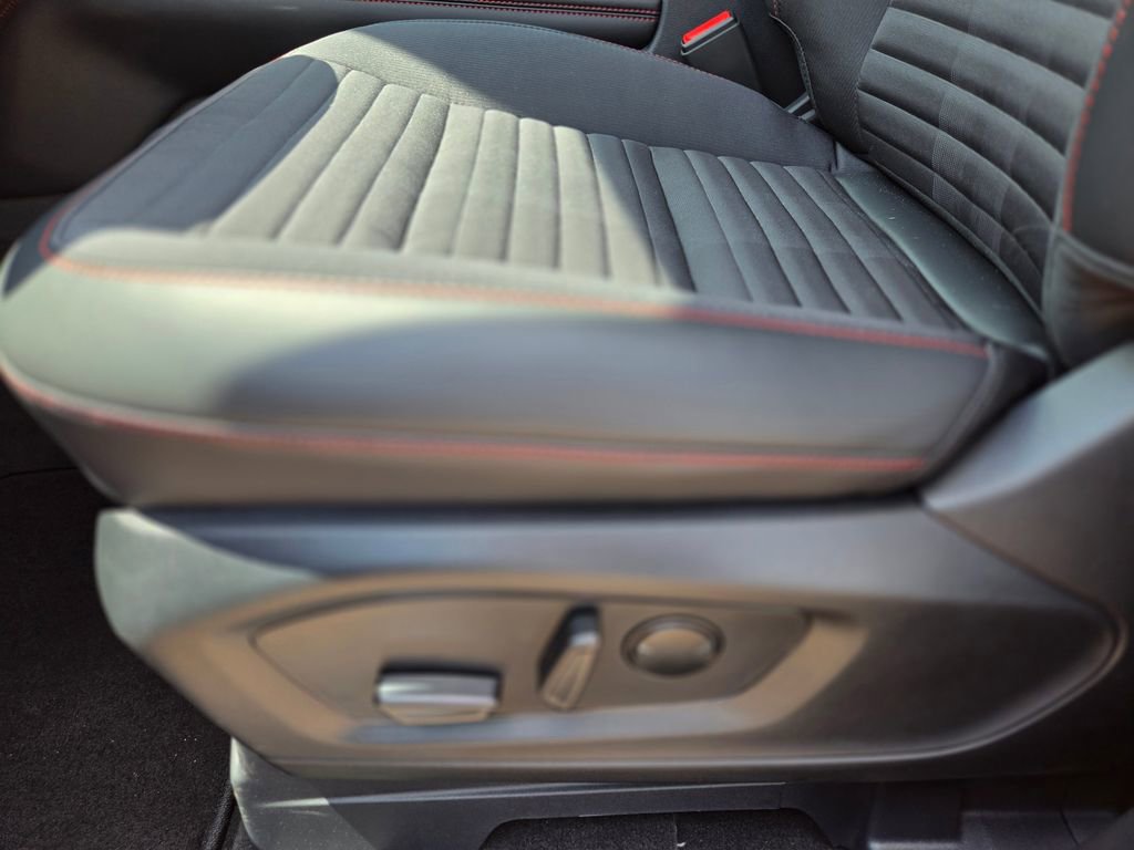 New 2026 Ford Explorer ST-Line w/ ST-Line Street Pack RWD image 39
