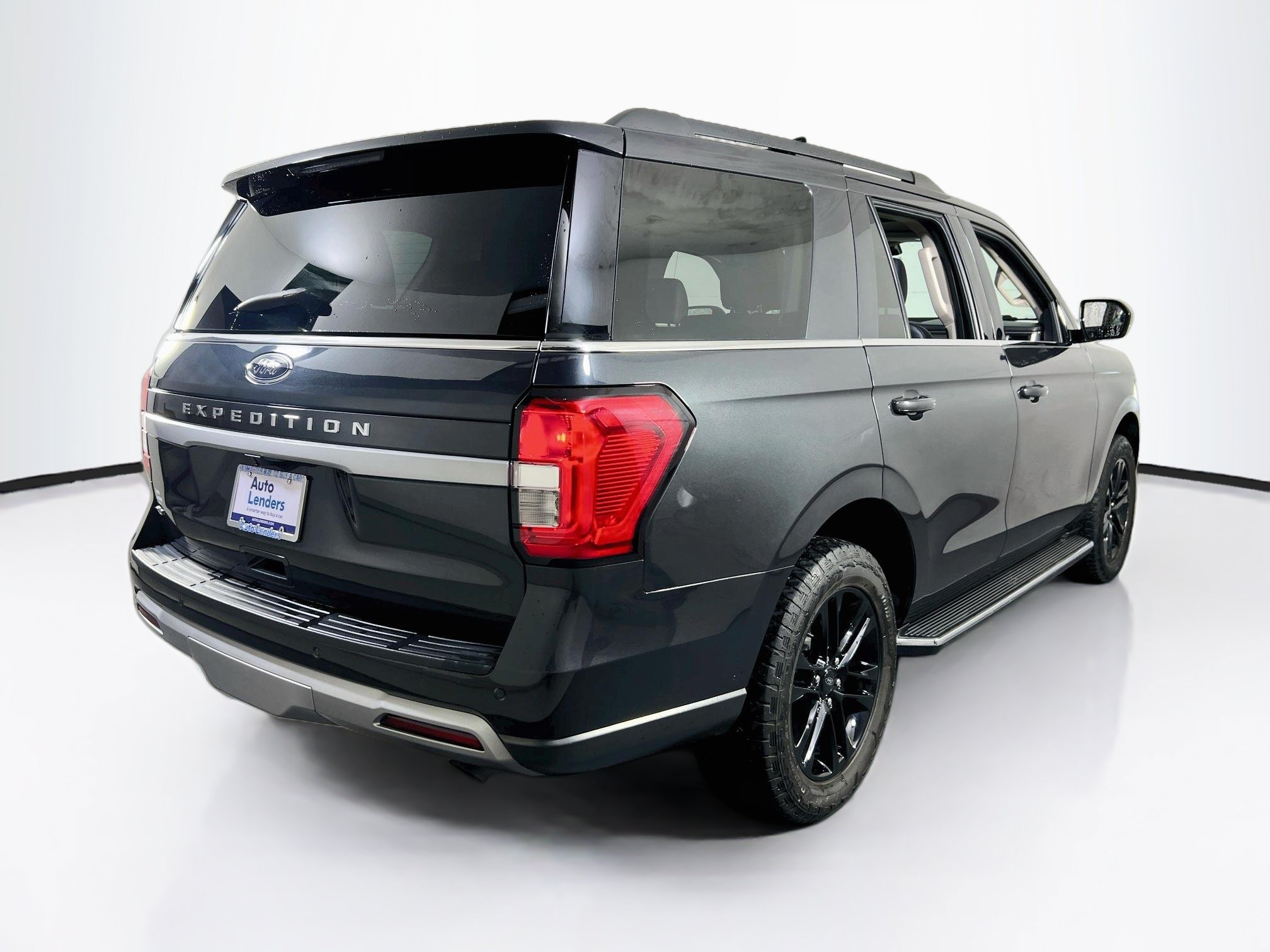 Used 2022 Ford Expedition XLT AWD/4WD image 5