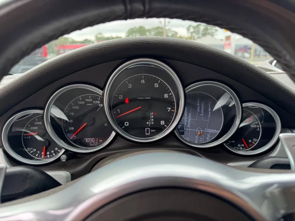 Used 2015 Porsche Panamera w/ Premium Package image 10