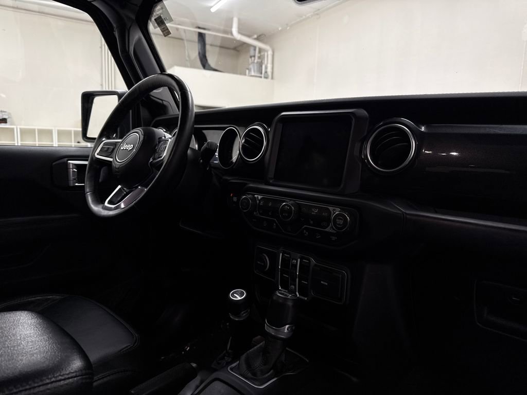 Used 2020 Jeep Wrangler Unlimited Sahara AWD/4WD image 26