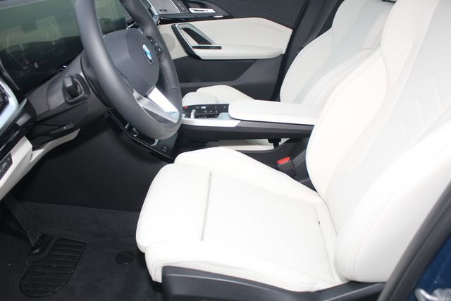 Used 2026 BMW X1 xDrive28i w/ Technology Package image 18