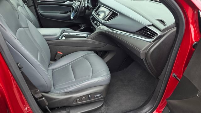 Used 2024 Buick Enclave Premium image 13