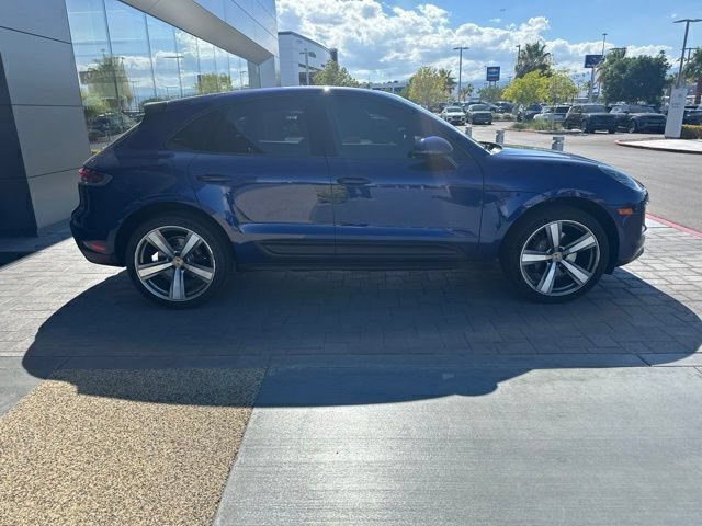 Used 2022 Porsche Macan AWD/4WD image 4