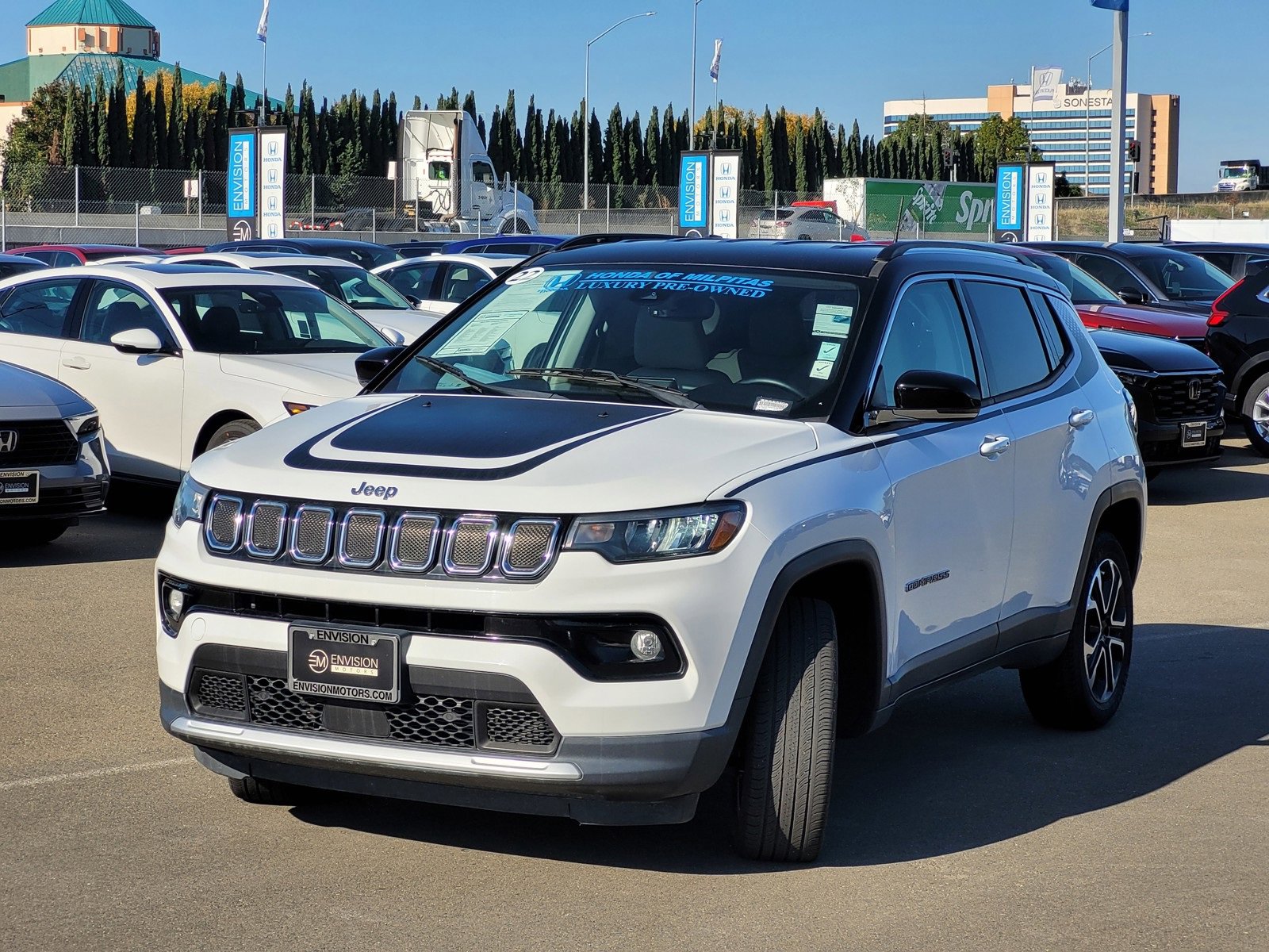 Used 2022 Jeep Compass Limited w/ Mopar Graphics Package image 9