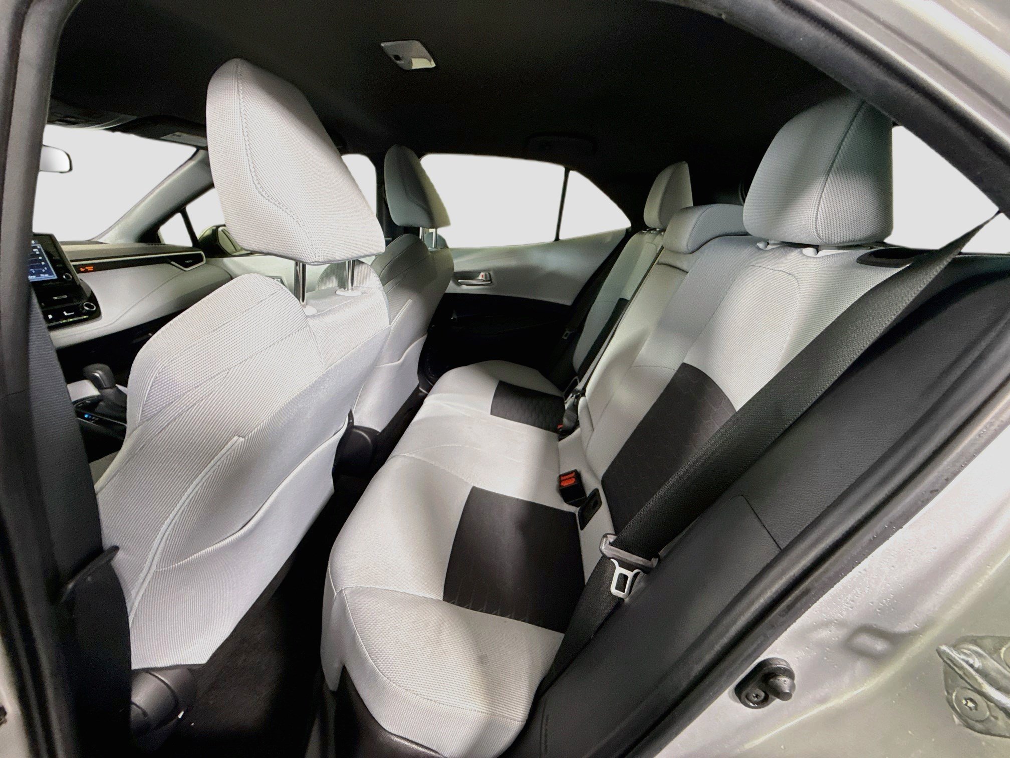 Used 2022 Toyota Corolla SE w/ SE Preferred Package FWD image 25