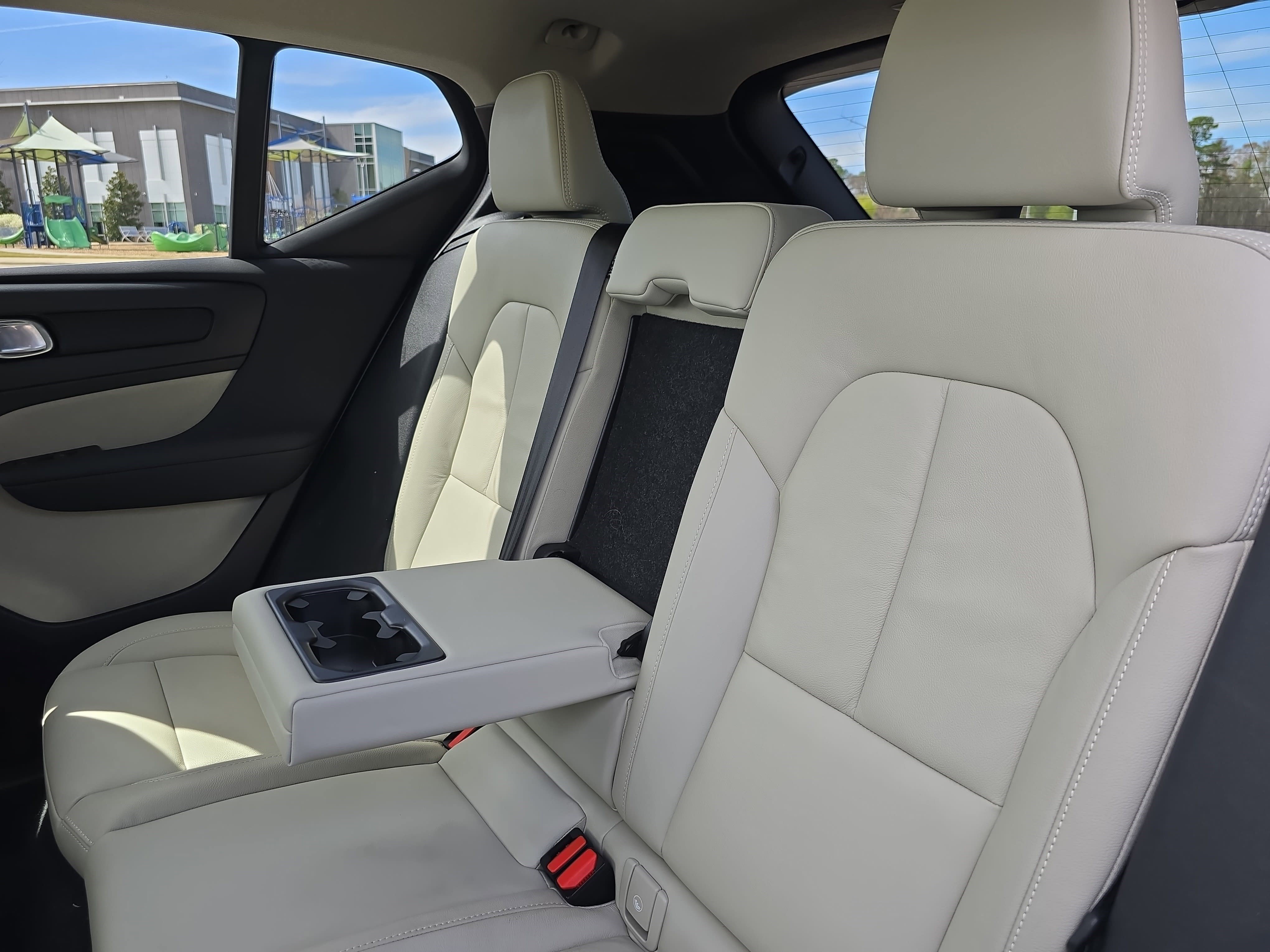 Used 2023 Volvo XC40 B4 Plus w/ Driver Assist Package image 15