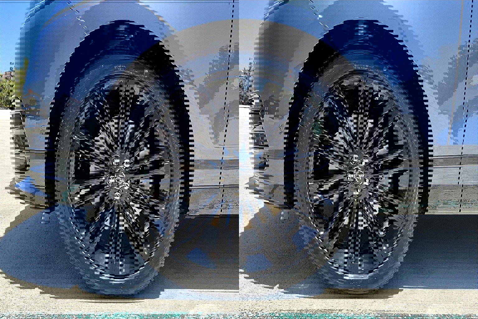 New 2026 Land Rover Range Rover Velar Dynamic SE image 12