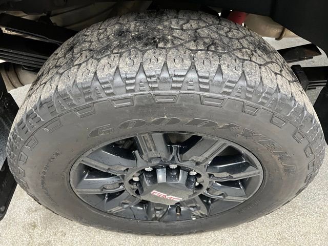 Used 2025 GMC Sierra 3500 AT4 w/ AT4 Premium Plus Package image 17