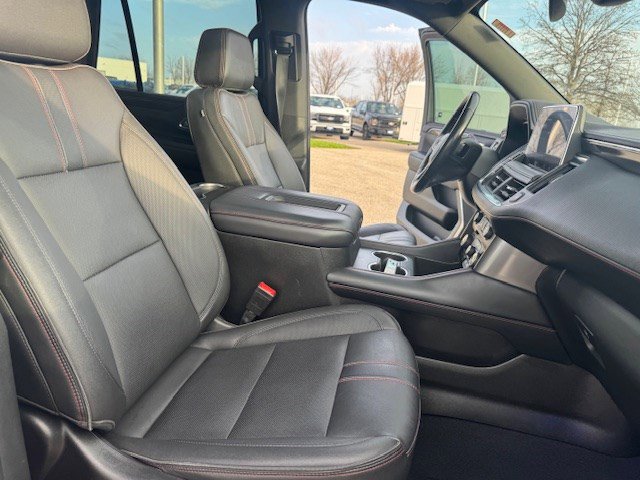 Used 2022 Chevrolet Tahoe RST w/ Luxury Package AWD/4WD image 39