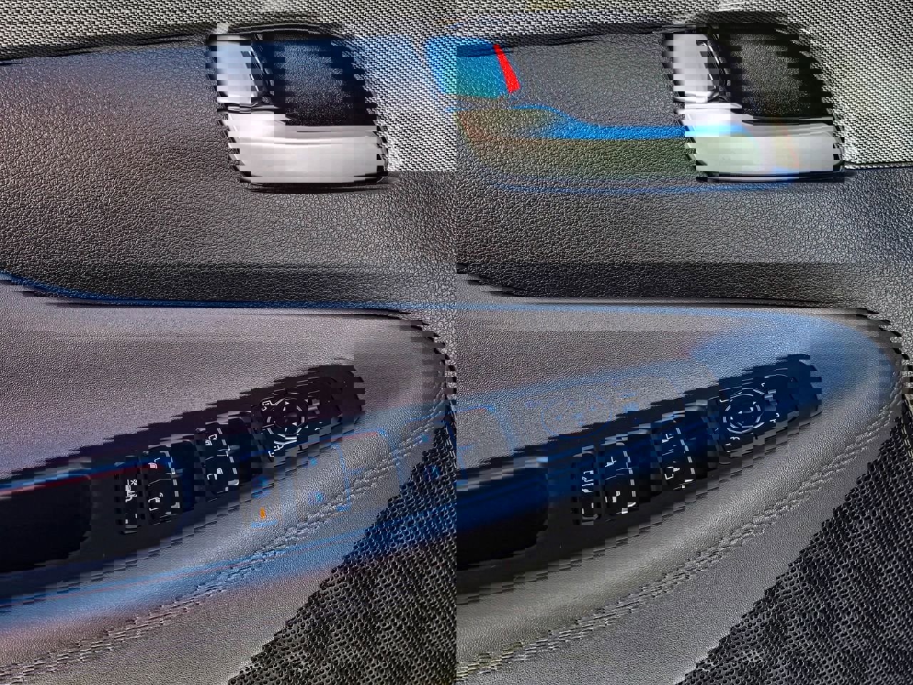 Used 2023 Hyundai Santa Fe SE image 12