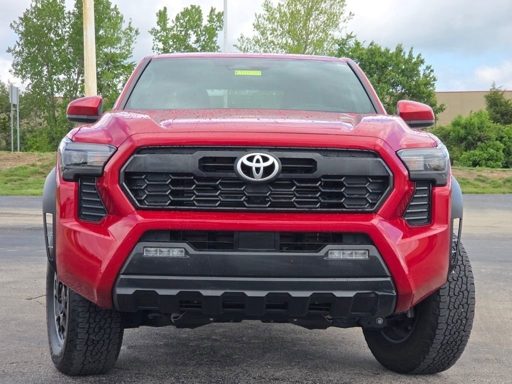 Used 2024 Toyota Tacoma TRD Off-Road AWD/4WD image 3