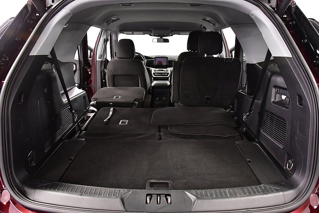 Used 2022 Ford Explorer XLT image 32