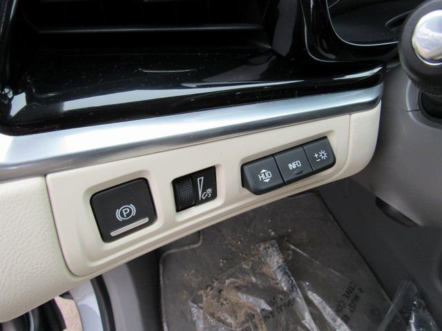 Used 2024 Cadillac XT6 Premium Luxury w/ Technology Package image 17