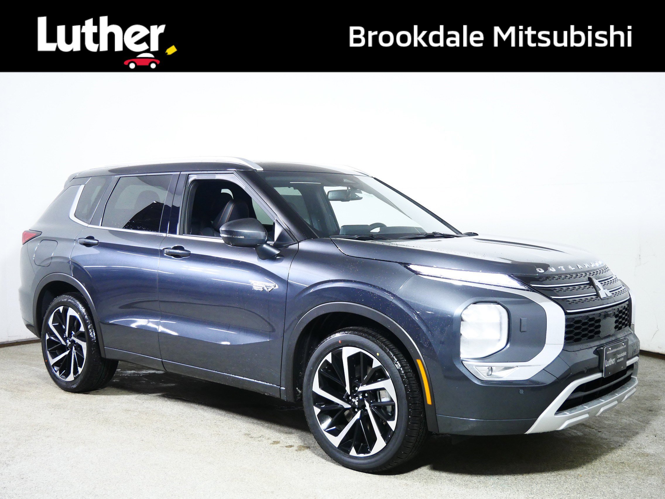 New 2025 Mitsubishi Outlander SEL image 1