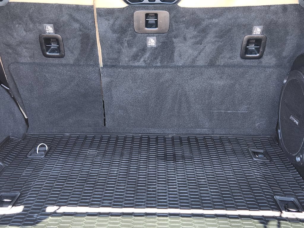 Used 2018 Jeep Wrangler Unlimited Sahara AWD/4WD image 21