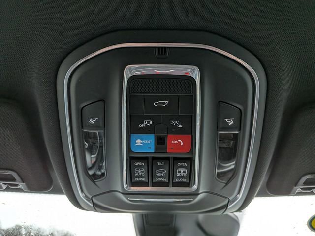 Used 2022 Jeep Grand Cherokee Trailhawk AWD/4WD image 13