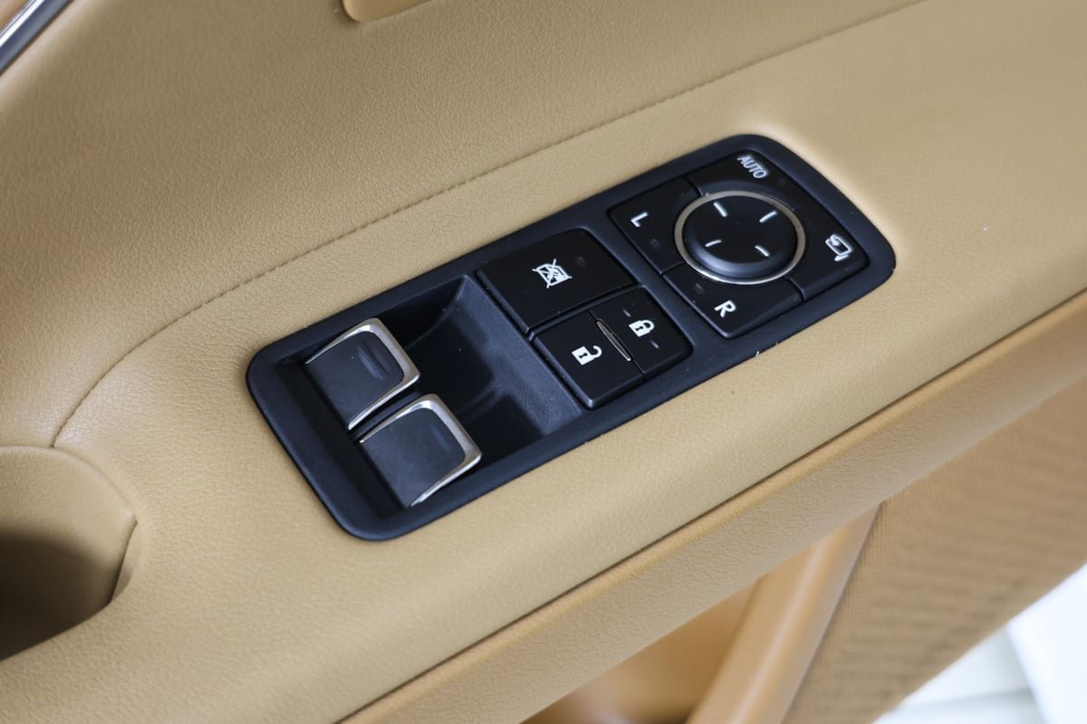 Used 2022 Lexus LC 500 Convertible w/ Touring Package RWD image 21