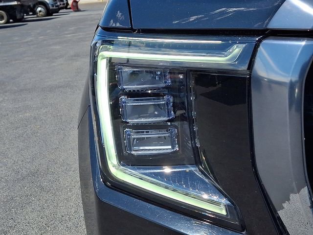 Used 2024 GMC Yukon XL AT4 w/ Technology Package AWD/4WD image 13