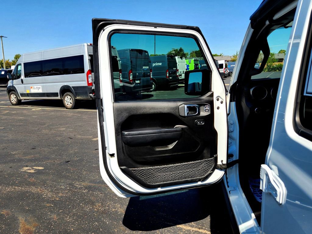 Used 2023 Jeep Wrangler Willys image 13