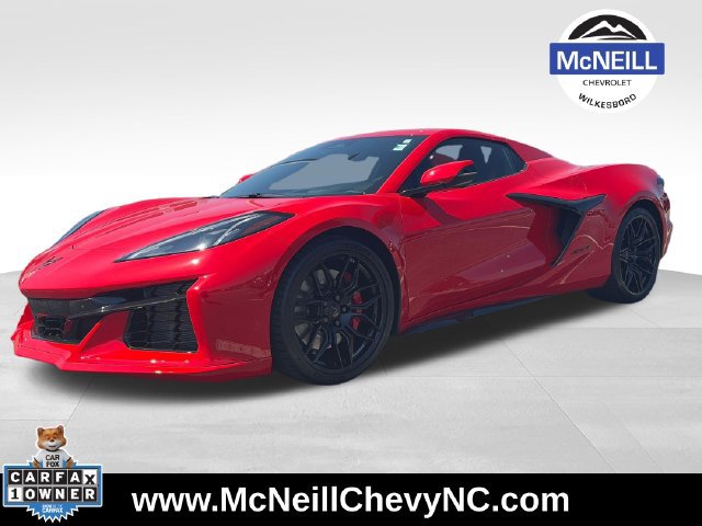 Used 2025 Chevrolet Corvette Z06 RWD image 3