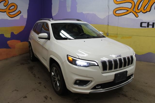 Used 2019 Jeep Cherokee Overland w/ Technology Group AWD/4WD image 2