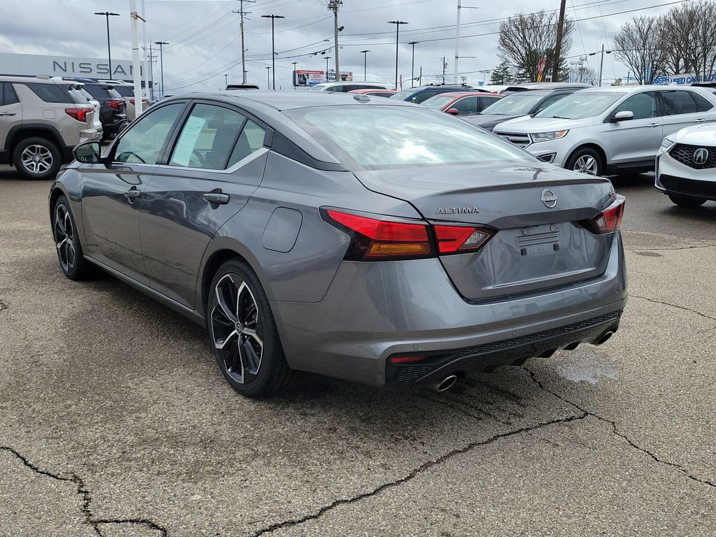 Used 2024 Nissan Altima 2.5 SR image 3