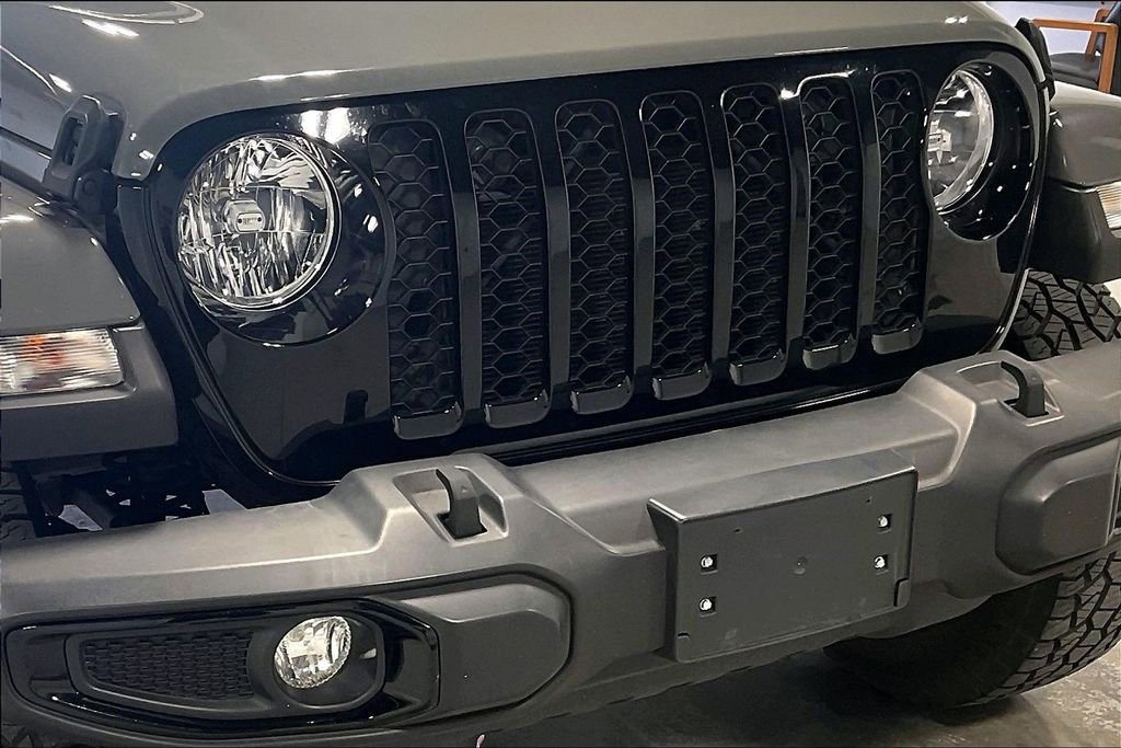 Used 2022 Jeep Gladiator Willys image 36