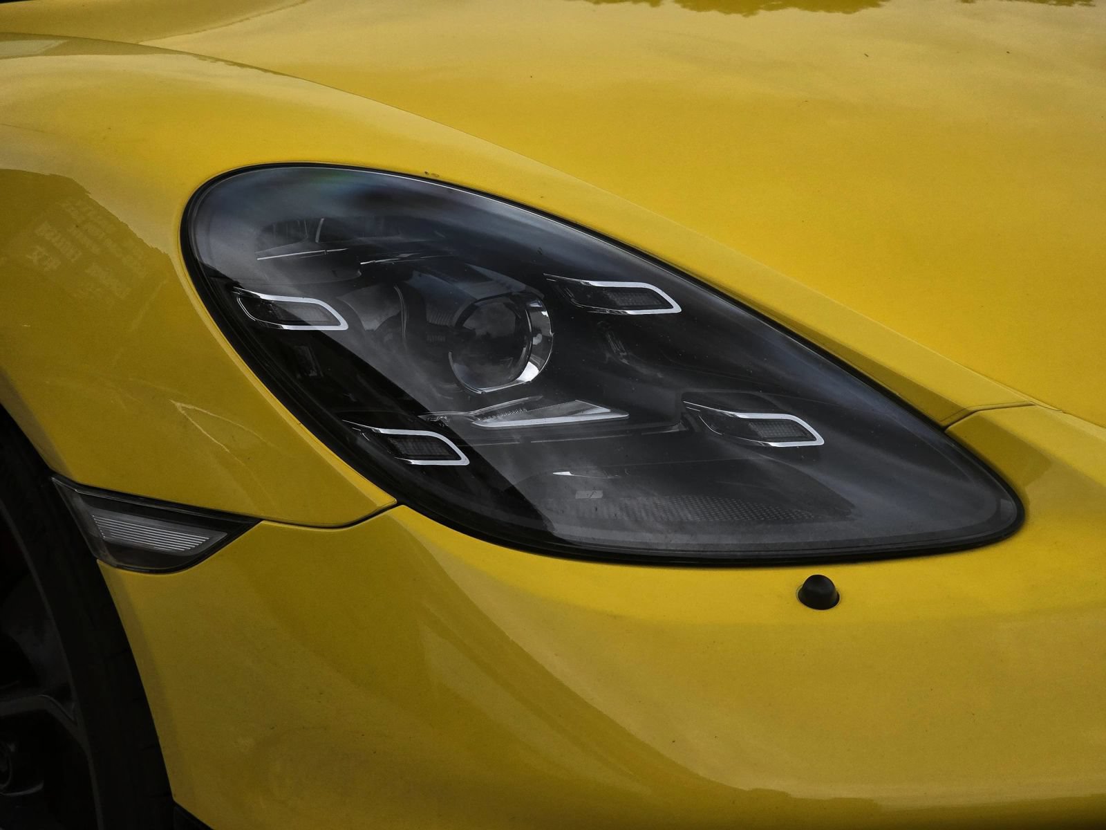 Used 2020 Porsche 718 Cayman GT4 RWD image 16