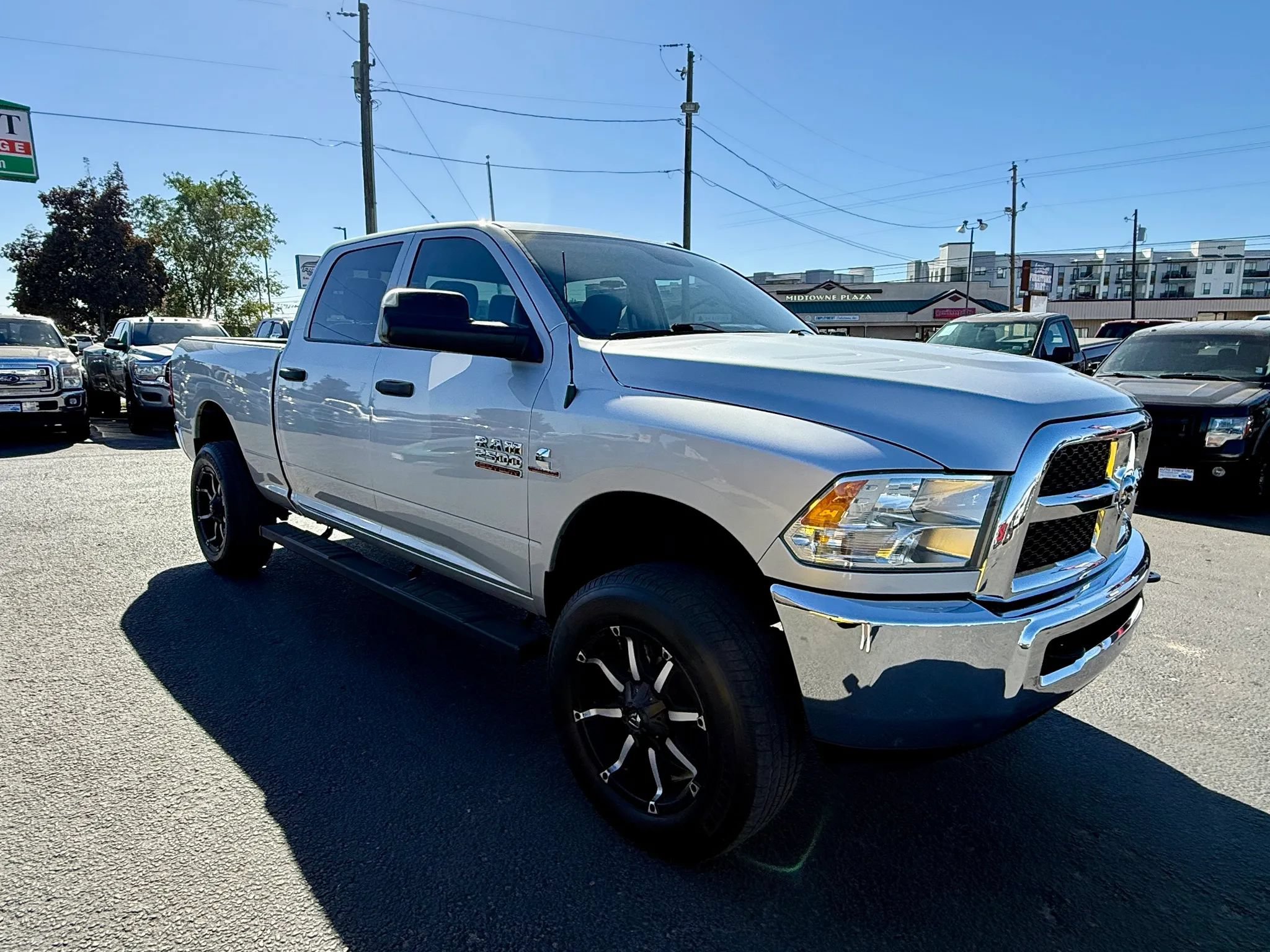 Used 2016 RAM 2500 Tradesman w/ Chrome Appearance Group AWD/4WD image 7