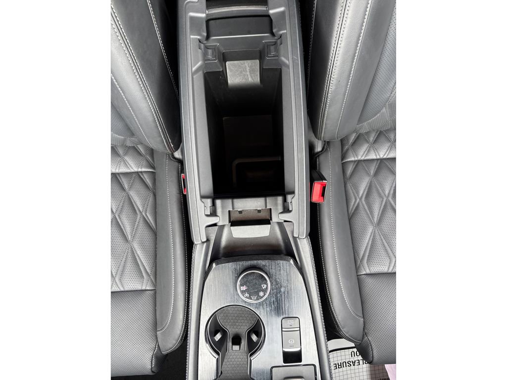 Certified 2025 Nissan Rogue Platinum image 23